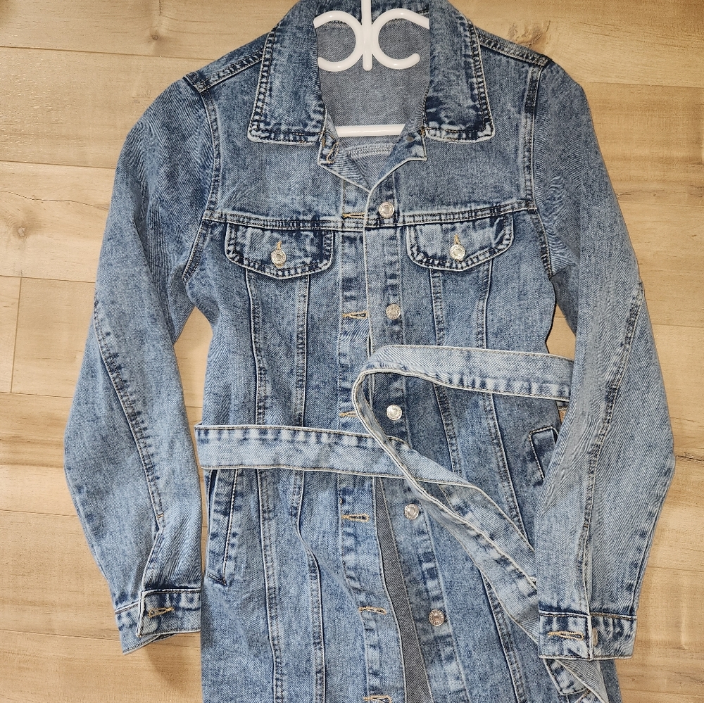 New never worn belted jean jacket